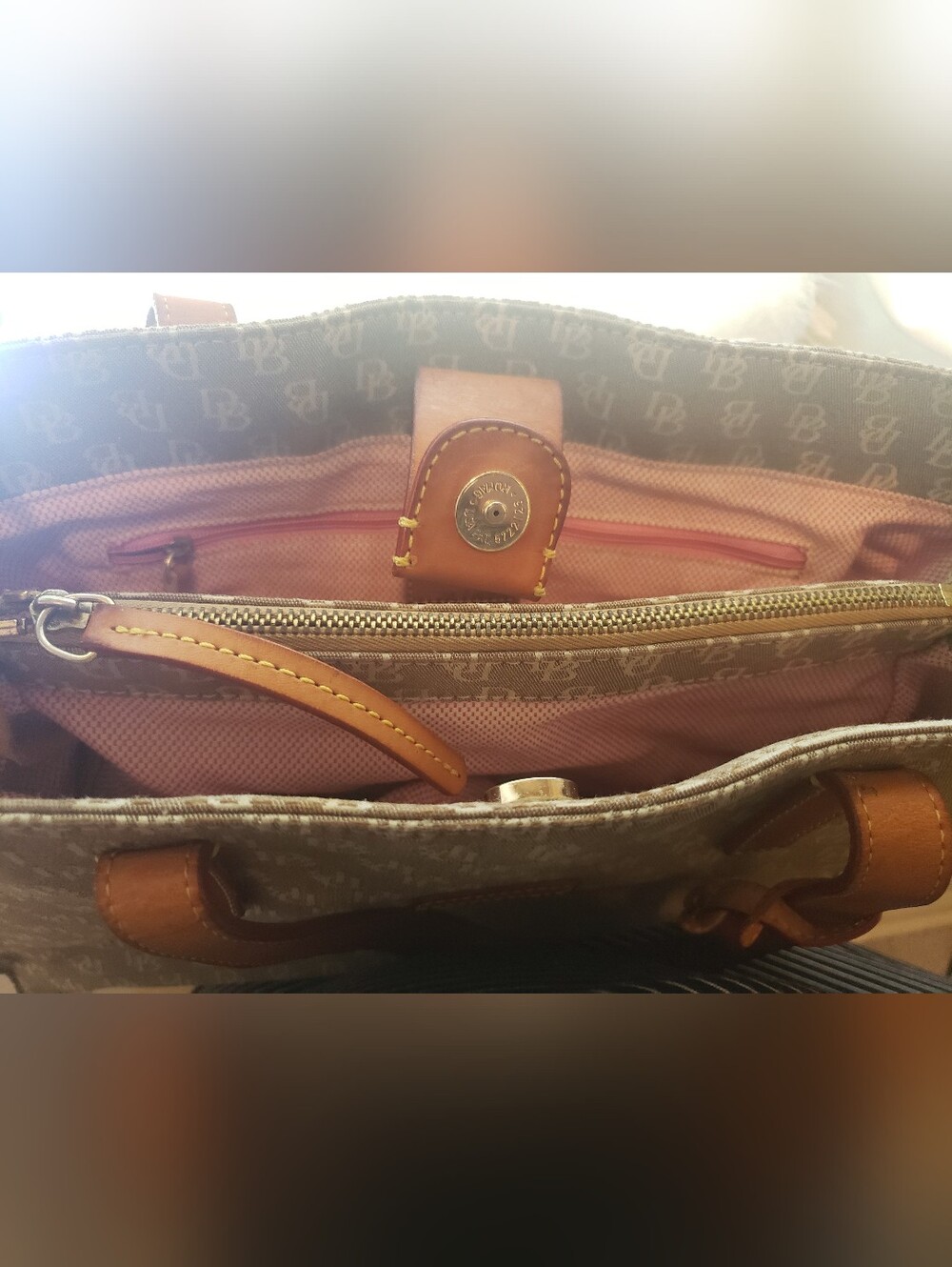 Dooney & Bourke Monogram East West Canvas Tote Bag Fair - Picture 6 of 11